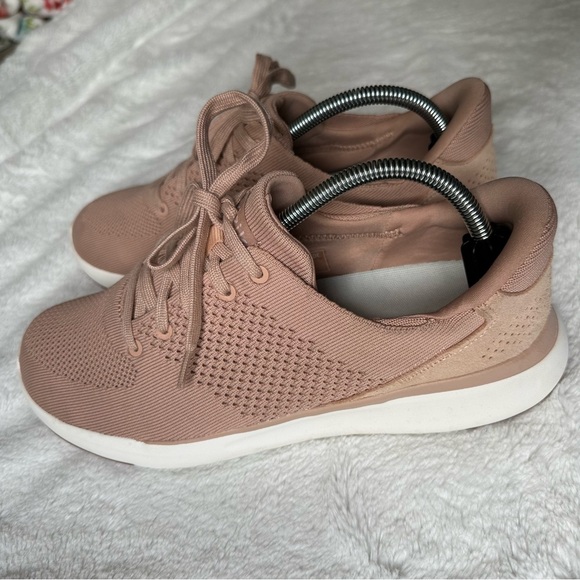 KIZIK Lima Hands Free Knit Sneakers Unisex Fawn Mens 9W Womens 10.5W Beige White - Picture 6 of 9